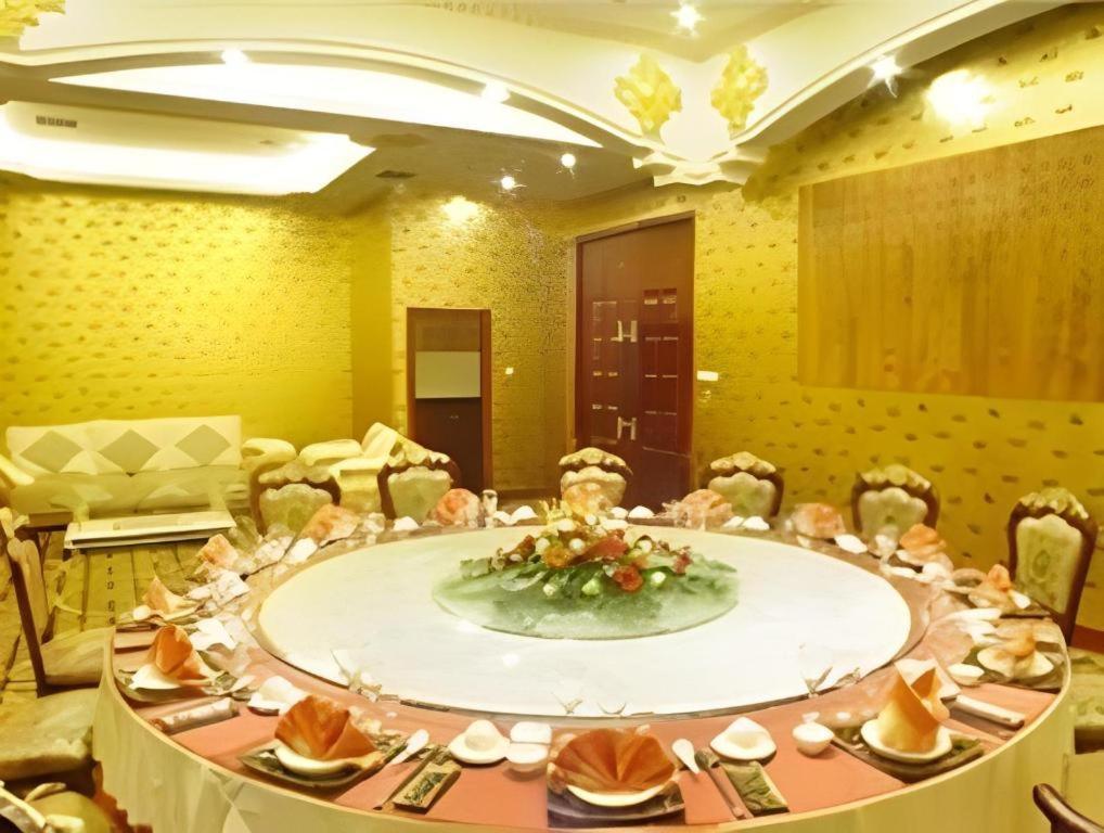 New Friendship Hotel Luoyang  Zewnętrze zdjęcie